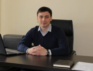 Адвокат по гражданским делам в Киеве на рабочем месте